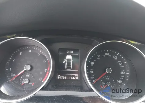 2016 Volkswagen Jetta 1.8T Sel z USA, uszkodzony, nr VIN 3VWL17AJ8GM395429